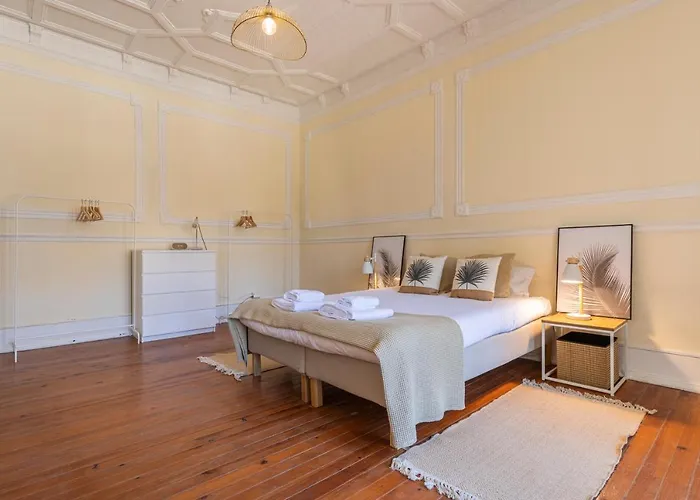 Saldanha Charming Palace Apartament *